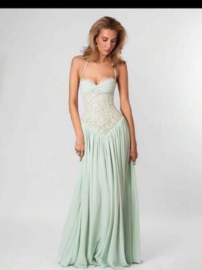 Elegant Lace-Bodice Mint Green Evening Dress